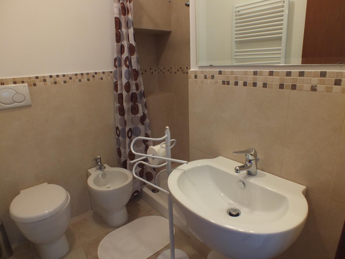 Il Torrione Bed & Breakfast เยซี ภายนอก รูปภาพ